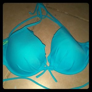 Bikini top light push up, underwire